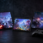 Três dos melhores tablets para jogos em 2026 acompanhados de controles sem fio.