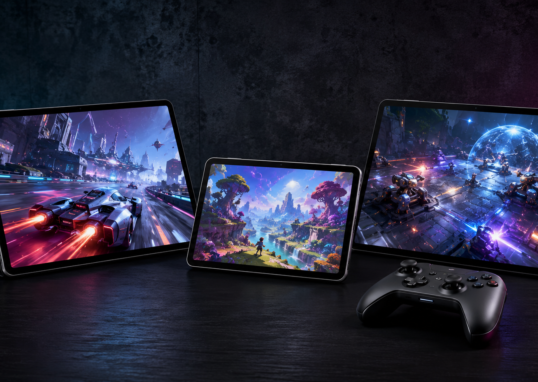 Três dos melhores tablets para jogos em 2026 acompanhados de controles sem fio.